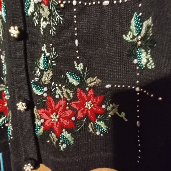 Woman's Christmas Cardigan Victoria Jones Embroidered Poinsettia Beads Pearls XL - Picture 2 of 7
